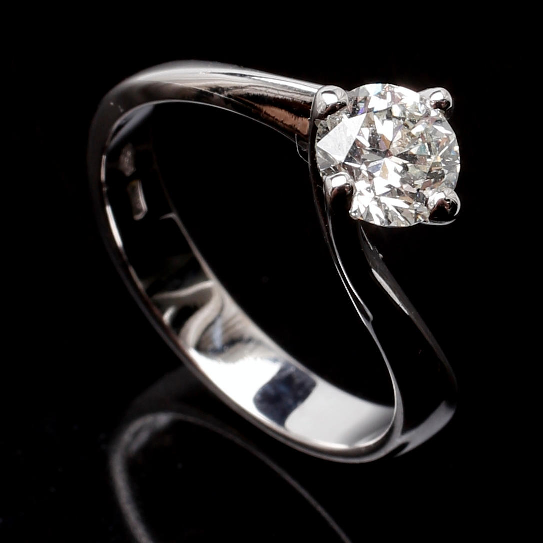 SINGLE STONE RING, 18K white gold with diamond 0.81 ct.