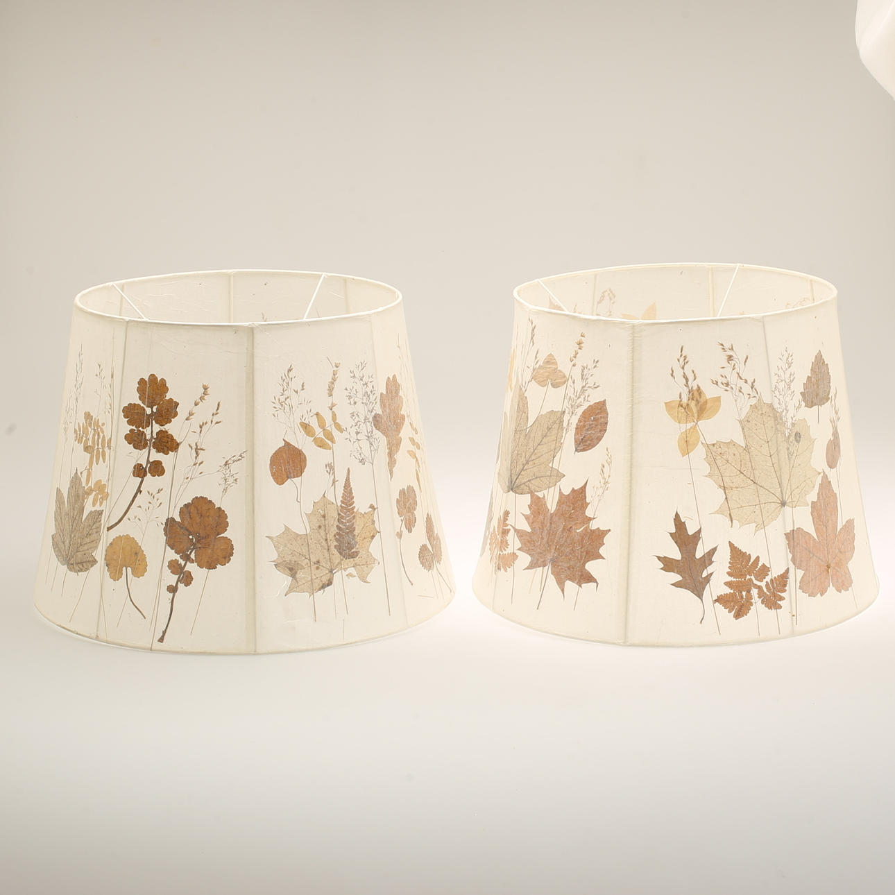 LAMPSKÄRMAR, 2 stycken, Carl Malmsten.