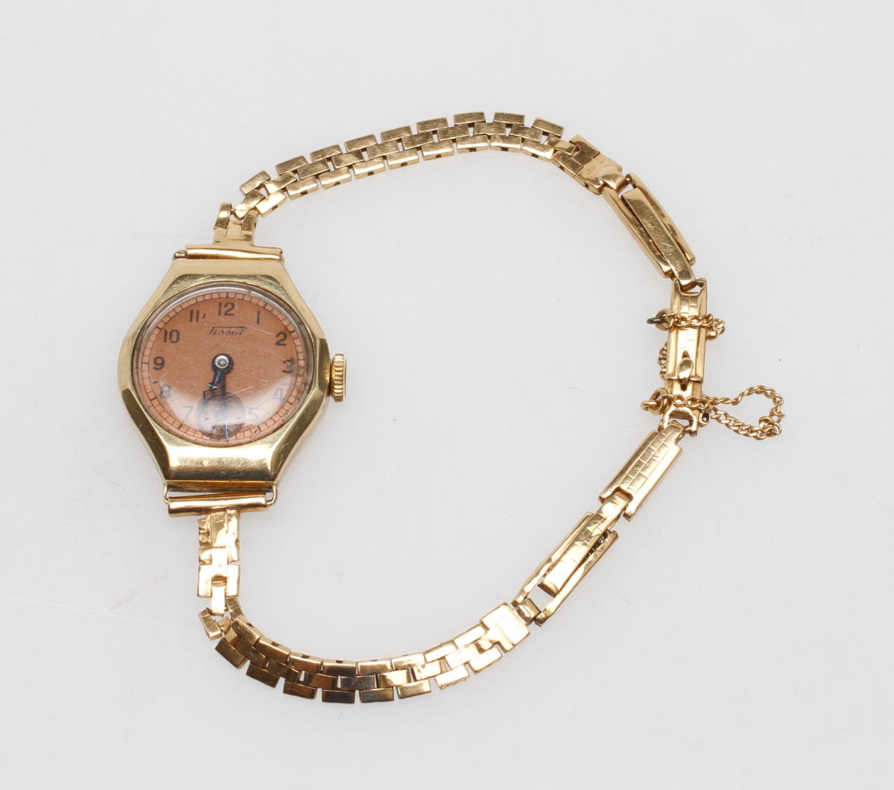 DAMARMBANDSUR med ARMBAND, 18k guld, vikt totalt ca 18,7 gram.