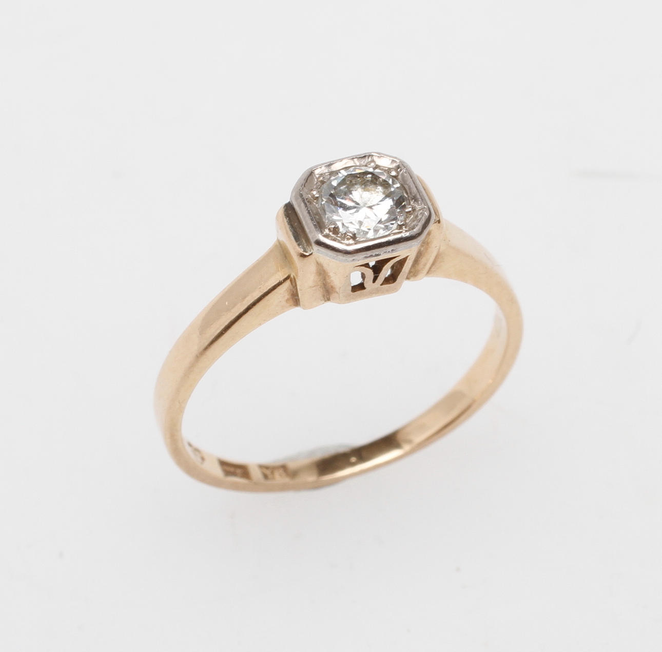 RING, 18k guld med diamant ca 0,35 ct., vikt ca 2,9 gram.