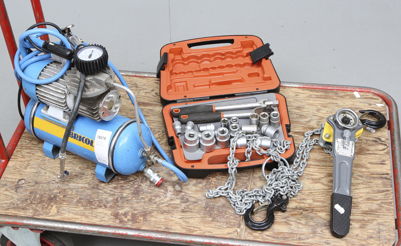 KOMPRESSOR, VINSCH samt VERKTYGSSATS.