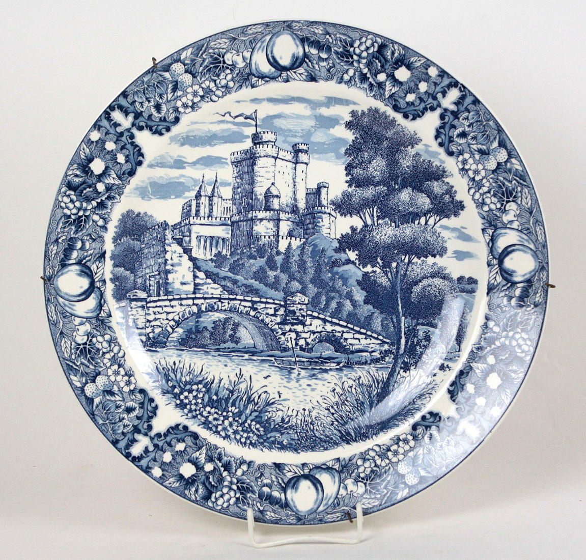 LARGE WALL PLATE 1930S.