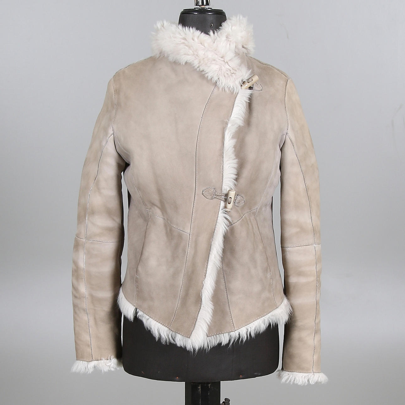 JACKE, Lammfell, Massimo Dutti.