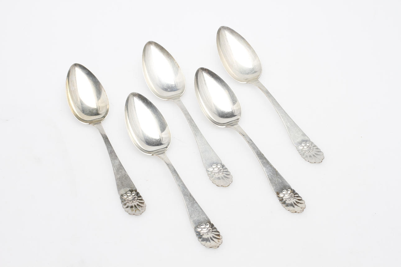 BORDSSKEDAR, 5 st, silver, "Snäck", MGAB, Uppsala 1936-37, vikt ca 193,3 gram.