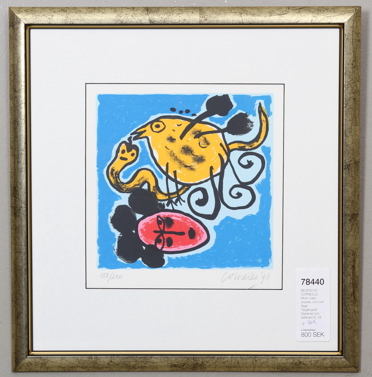 BEVERLOO CORNEILLE. Motiv med ansikte, orm och fågel. Färglitografi. Signerad och daterad 91. Numrerad 188/200 + BOK.