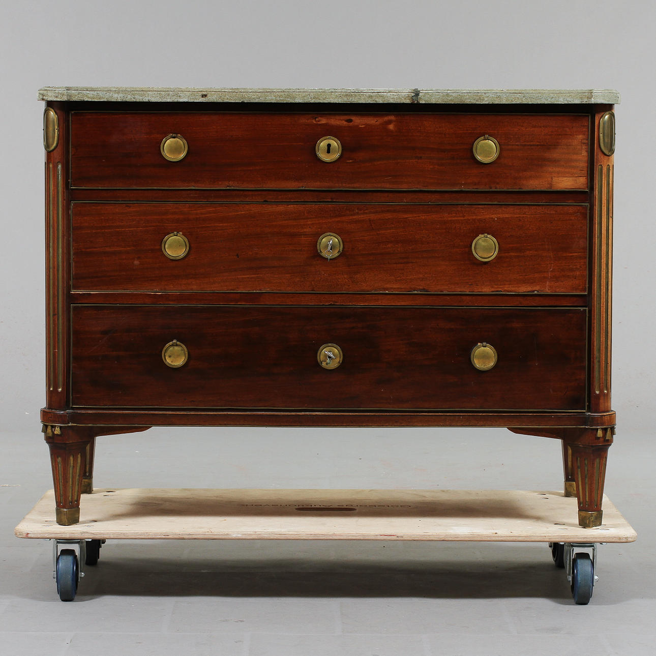 BYRÅ, sengustaviansk, 1700/1800-tal.