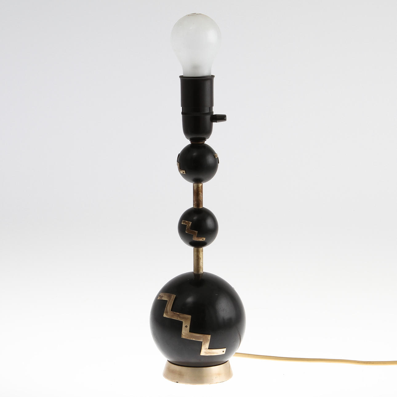 BORDLAMPA, vitmetall, delvis bemålad i svart. C G Hallberg, art dèco.