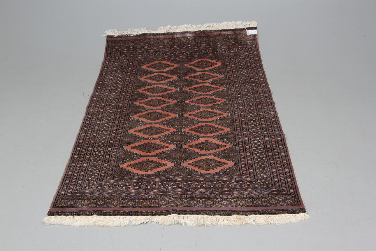 Orientmatta 182X124 cm.