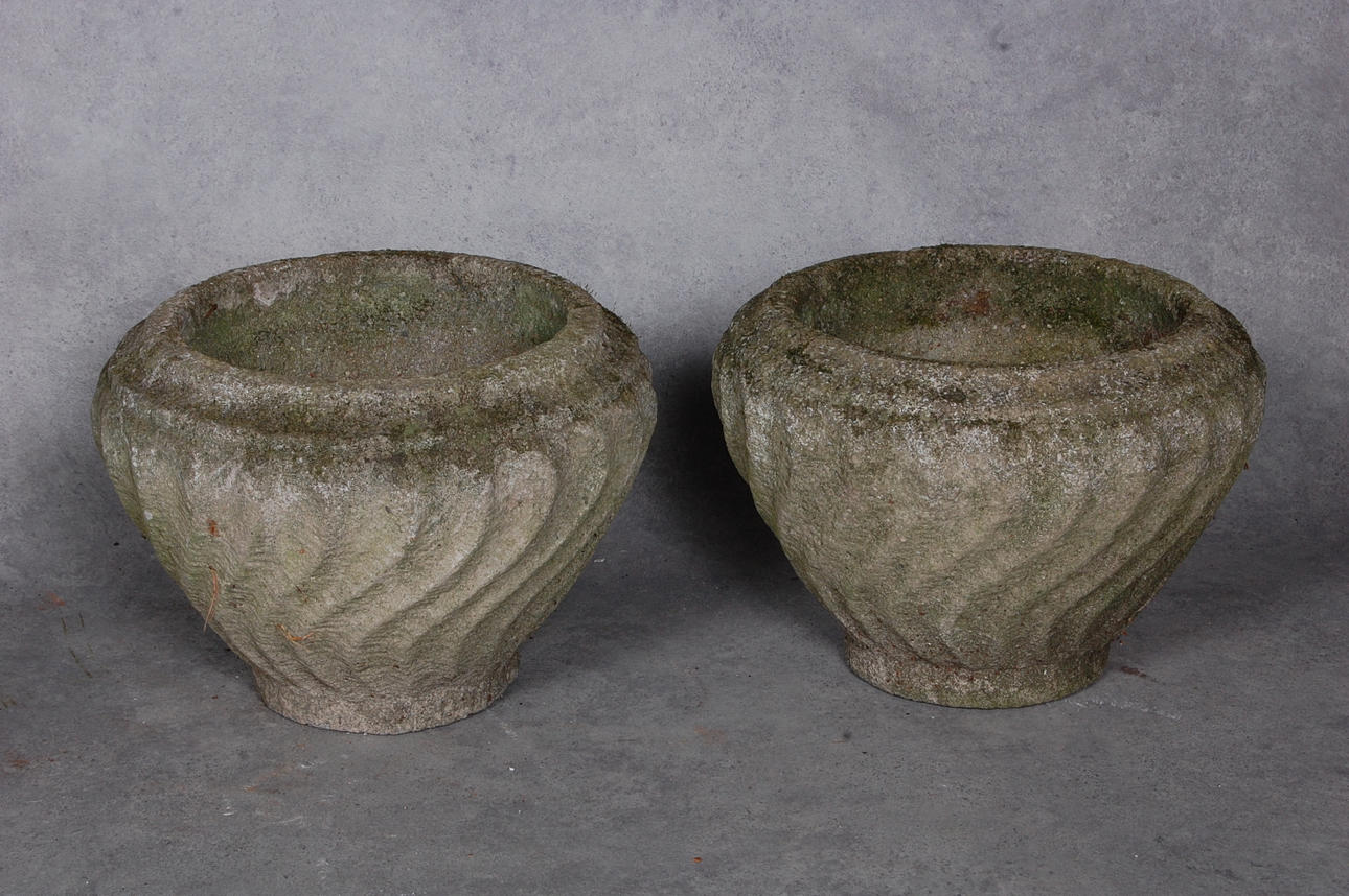 TRÄDGÅRDSURNOR, 1 par, 1930-tal.