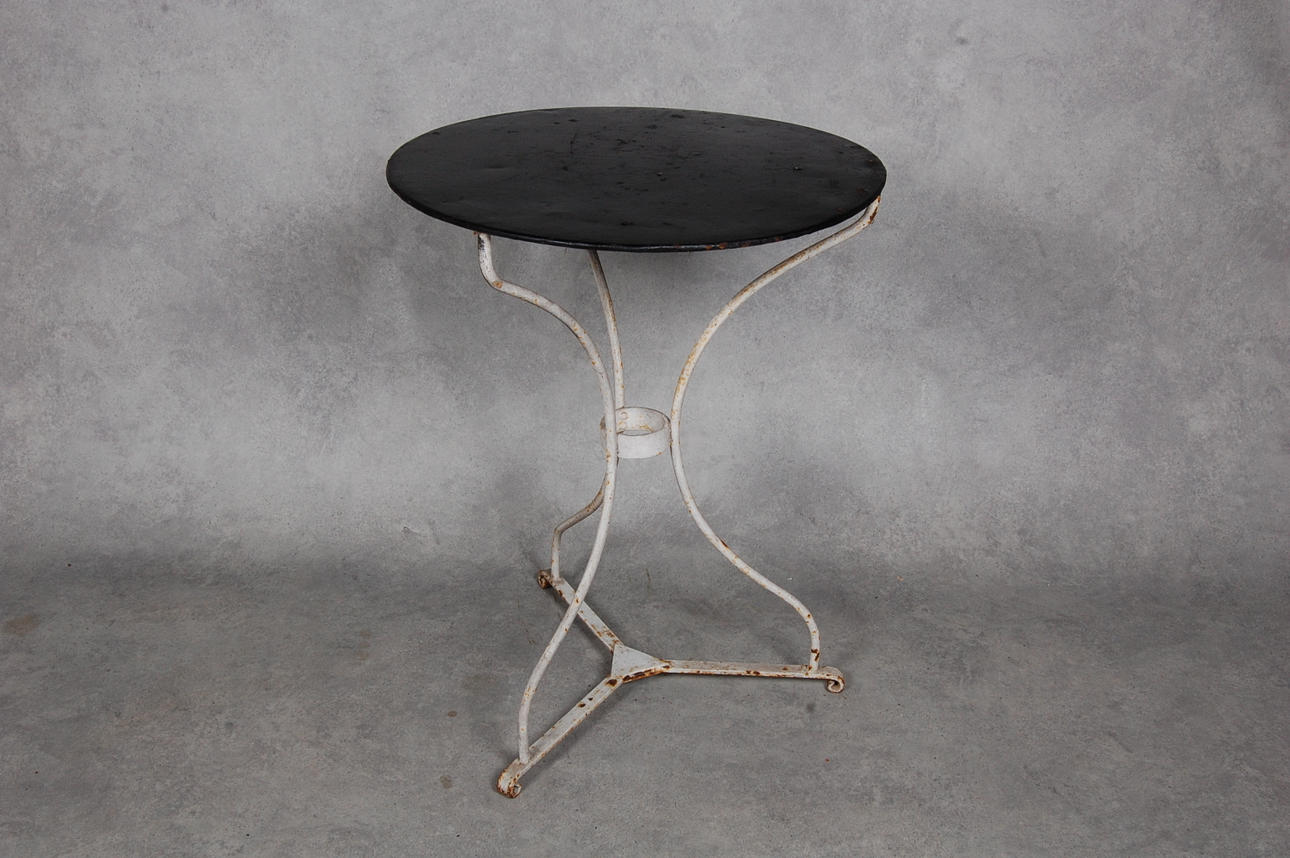 CAFÉBORD, 1900-talets första hälft.