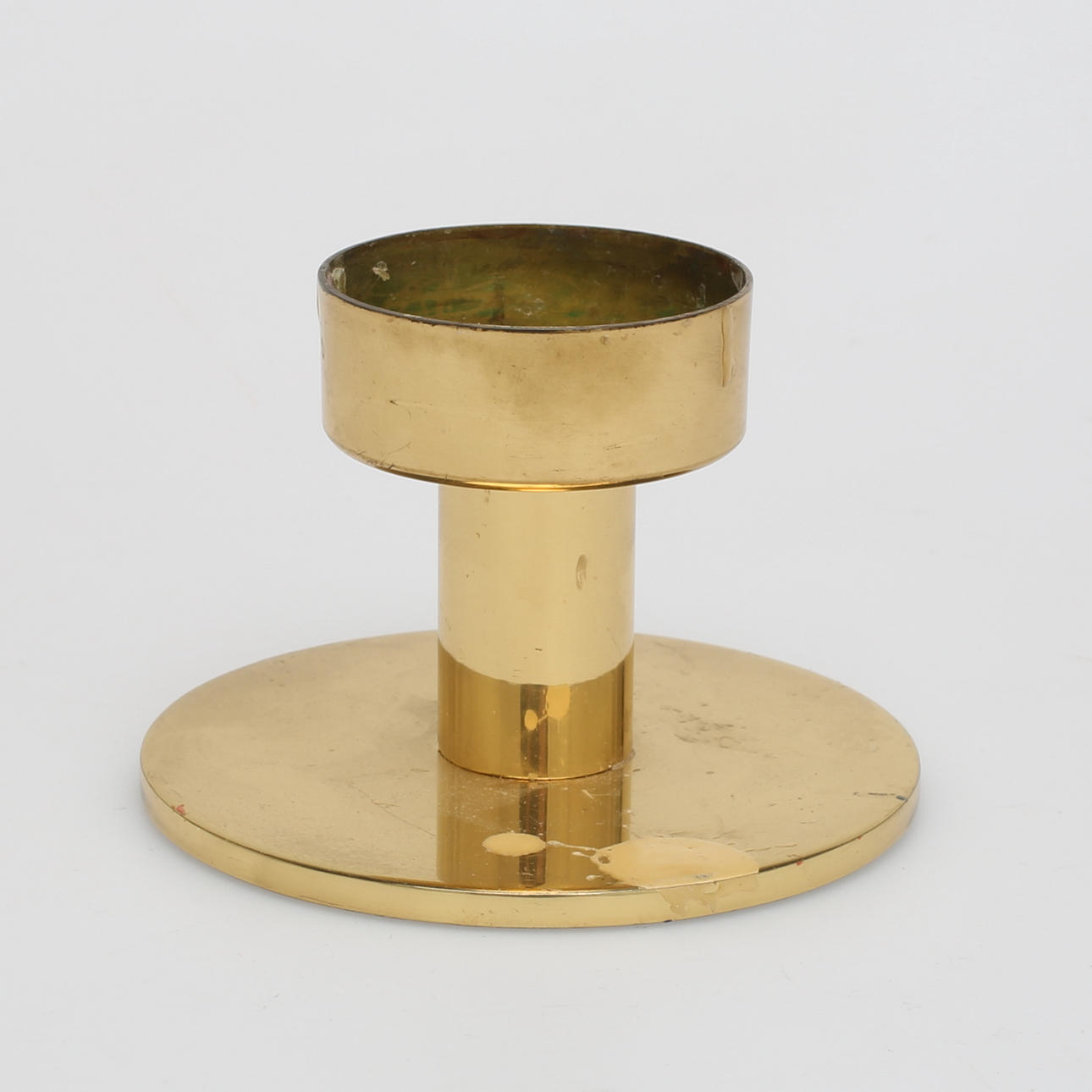 HANS AGNE JAKOBSSON. Ljusstake, mässing.