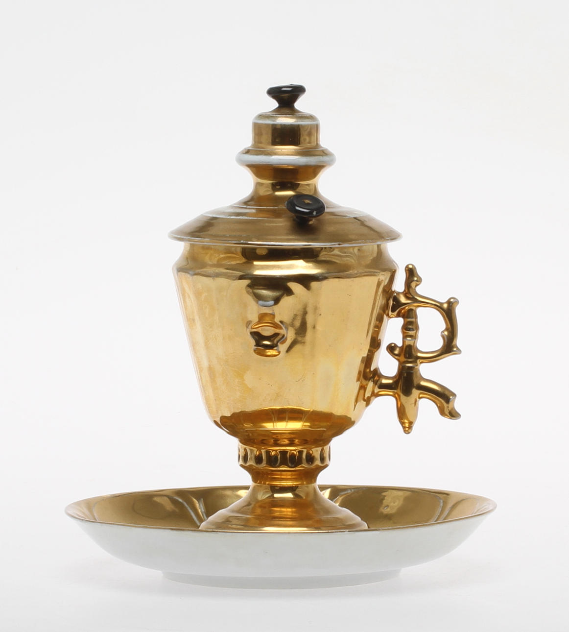 KOPP MED LOCK, porslin, i form av samovar, Kuznetsov, Ryssland.