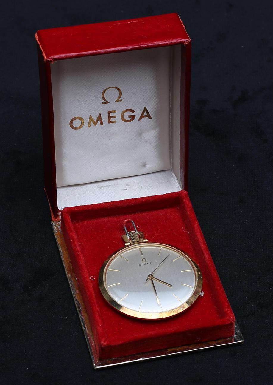 FICKUR, Omega.