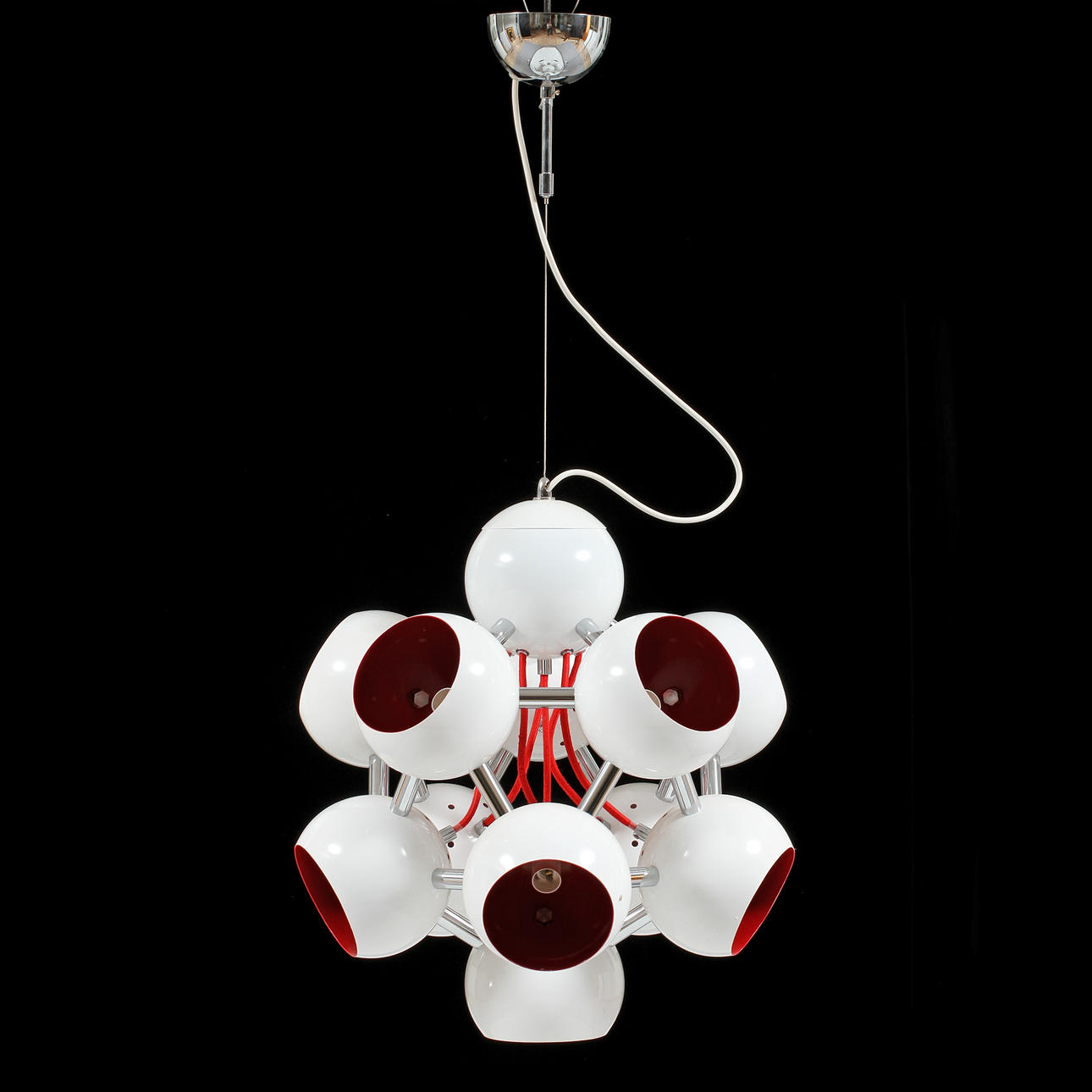 TAKARMATUR, "Spazio", vit- och rödlackerad metall.