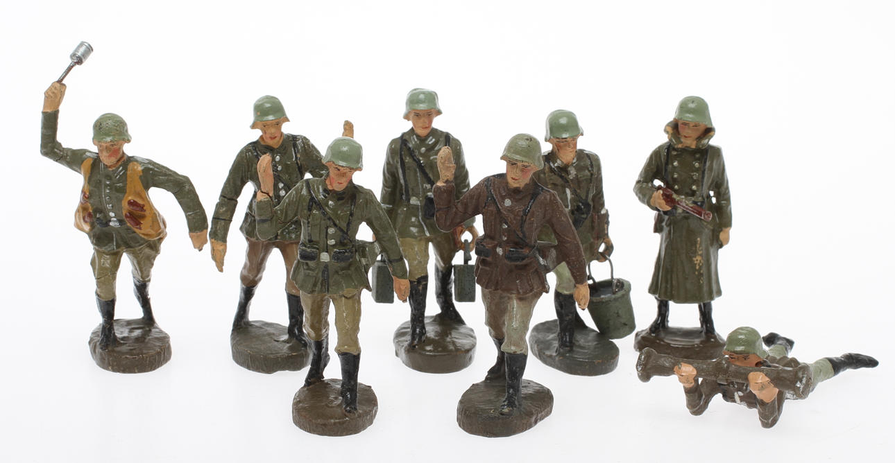 ELASTOLIN 8 tyska soldater .