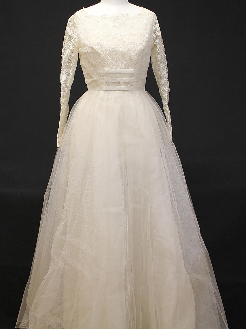 BRUDKLÄNNING, spets, siden 1960 - tal.