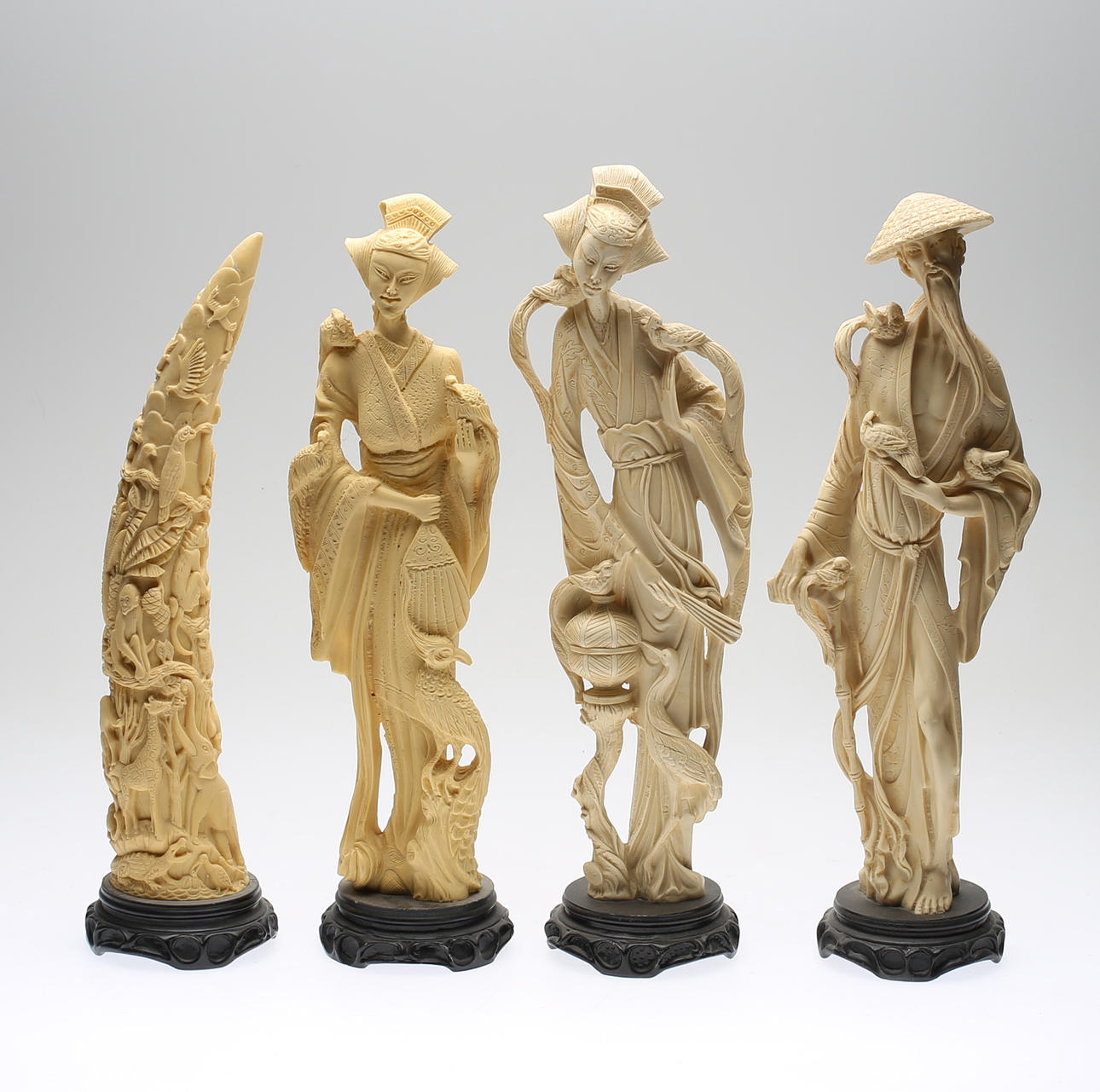 FIGURINES, 4 piezas, plastilina, China.