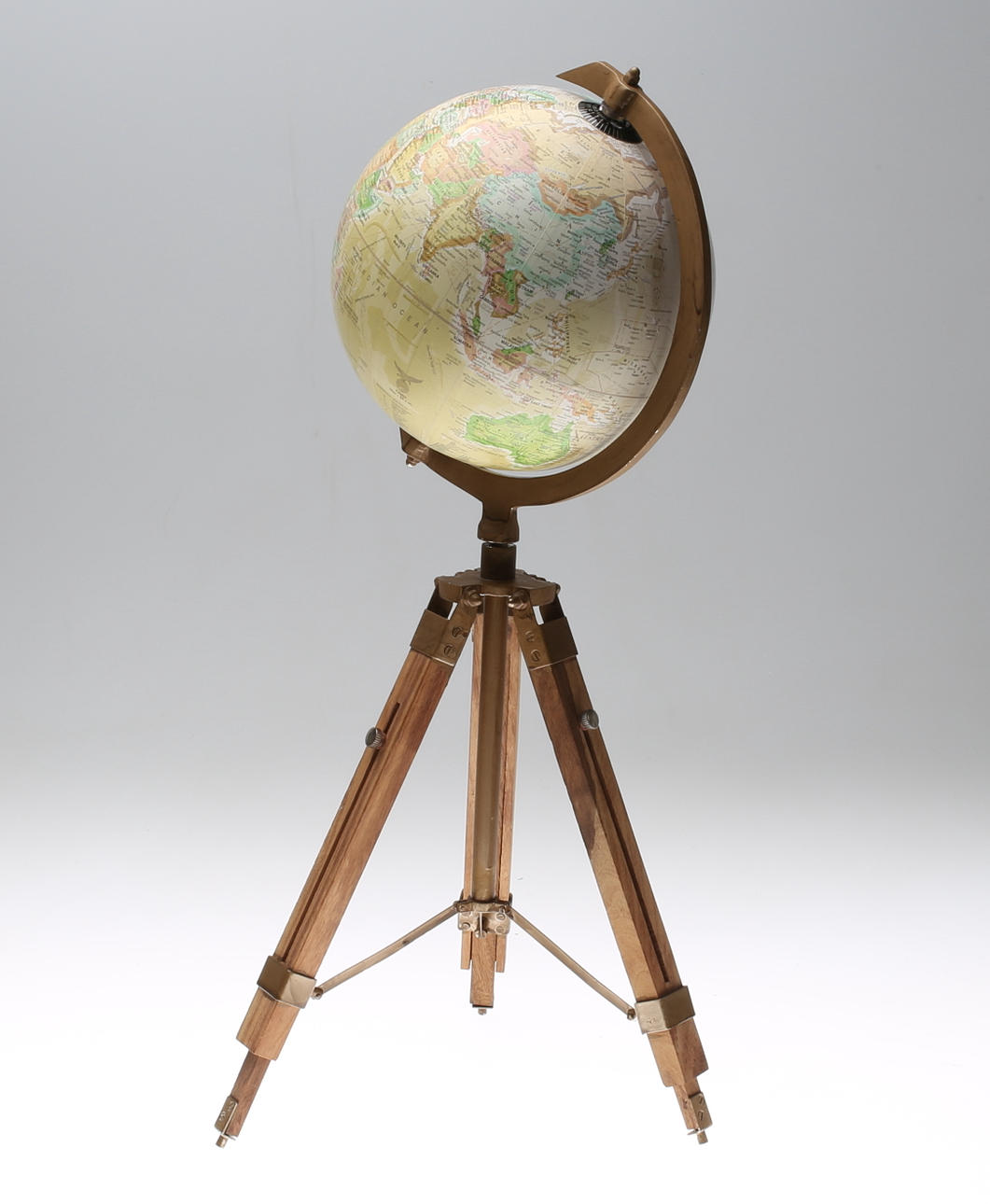 GLOBE, table model, 1900/2000s.