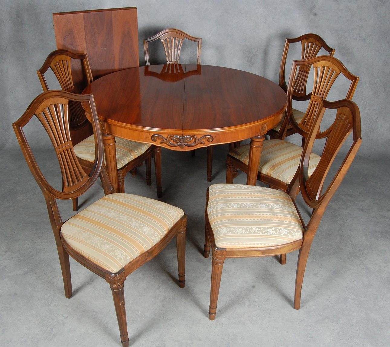 MATSALSMÖBEL, 7 delar, med 2 st iläggsskivor, gustavianskstil.