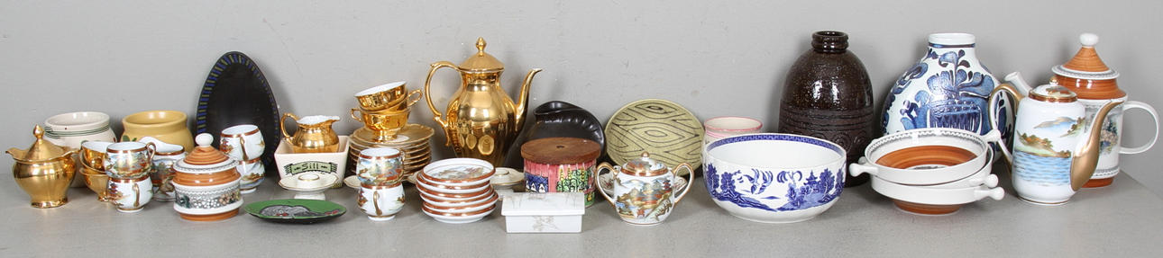 KERAMIKFÖREMÅL, bla.. Koshida,Goebel, Royal Copenhagen, Rörstrand, Rosnethal, Upsala Ekeby.