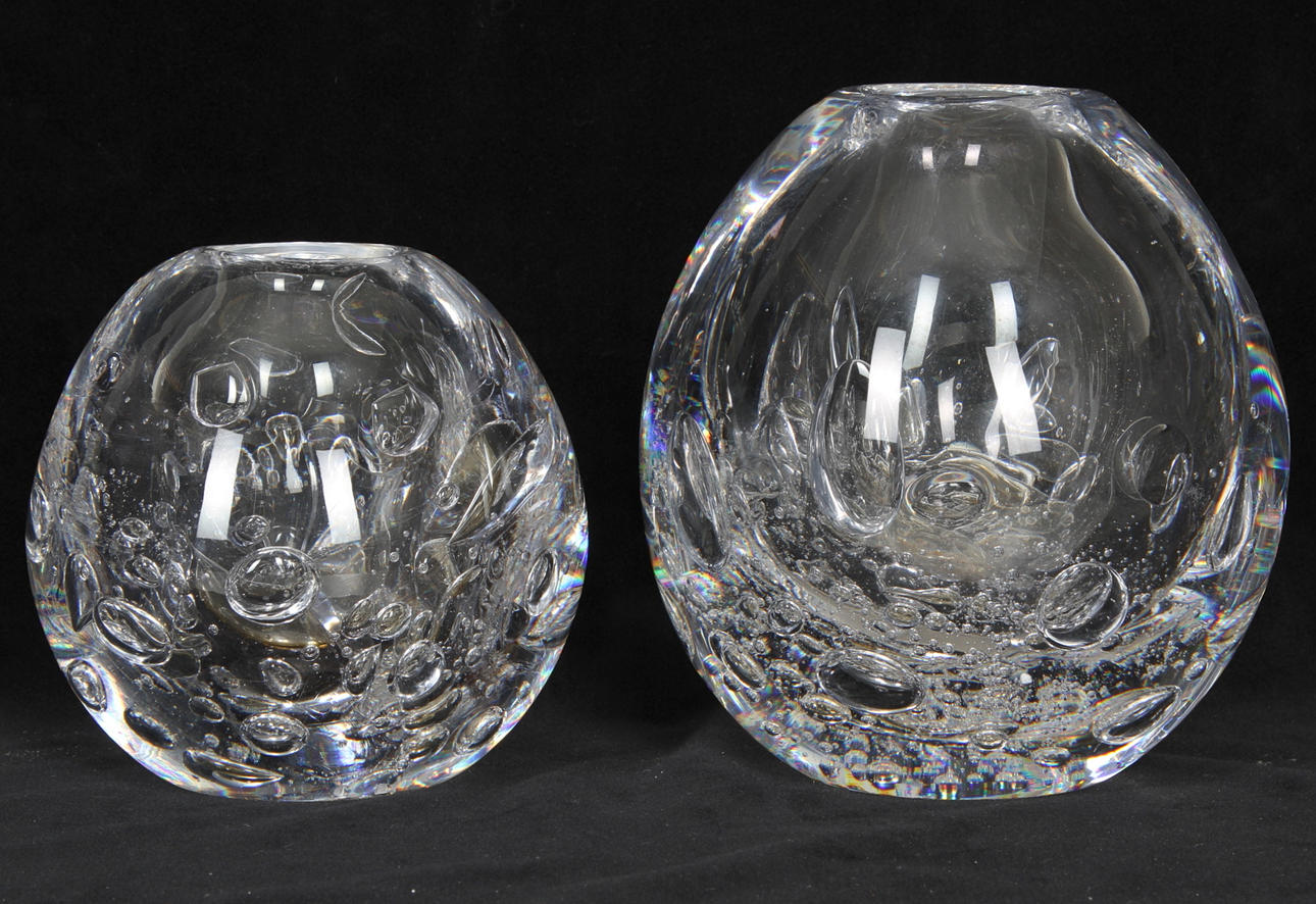 VASER, 2 st, glas, sannolikt Kosta eller Orrefors.