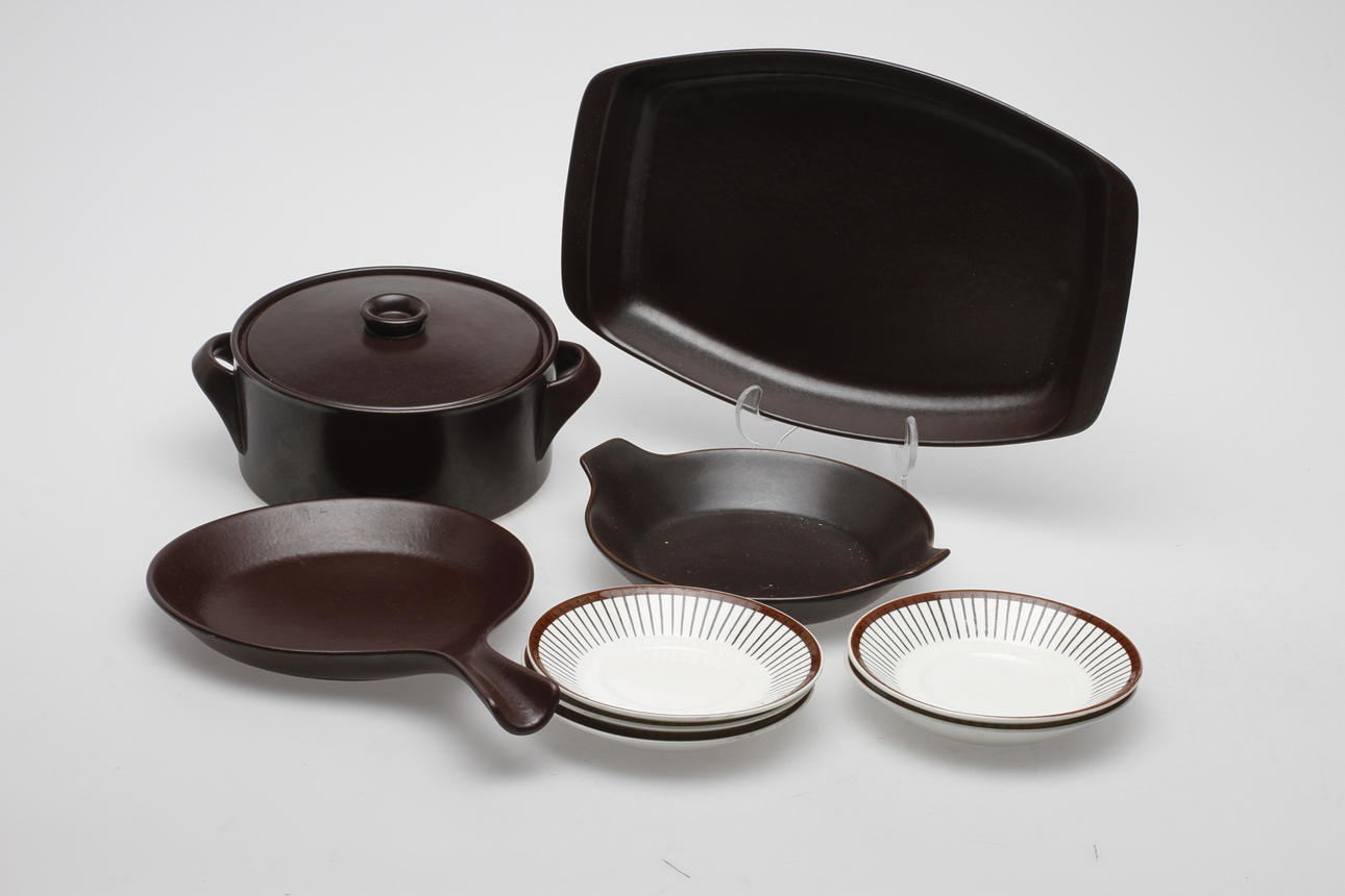 SERVISDELAR, 9 delar, keramik, "Therma" och "Spisa Ribb", Stig Lindberg, Gustavsberg.