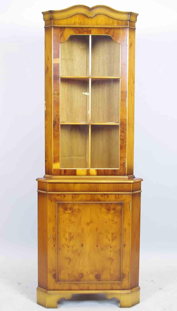 HÖRNSKÅP MED VITRINÖVERDEL, idegran, engelsk stil.