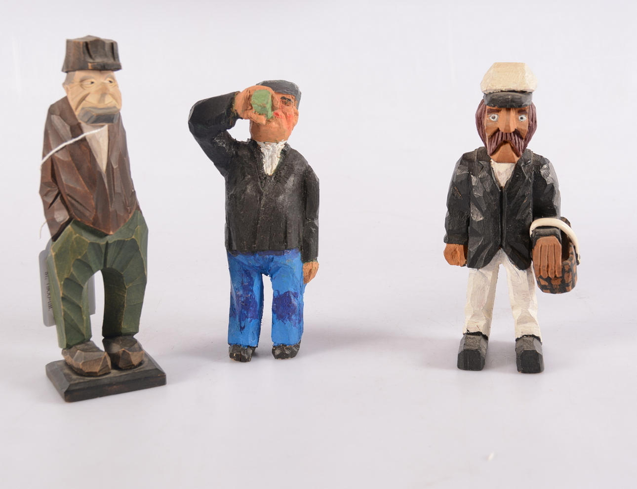 TRÄFIGURER, 3 st, 1900-tal.