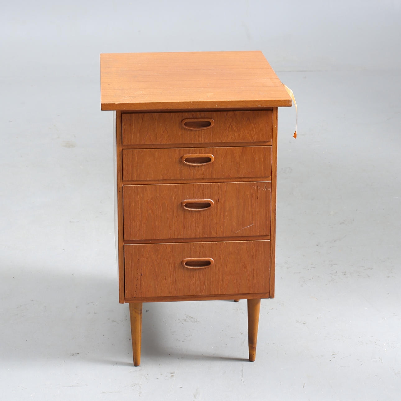 HURTS, teak 1950s.