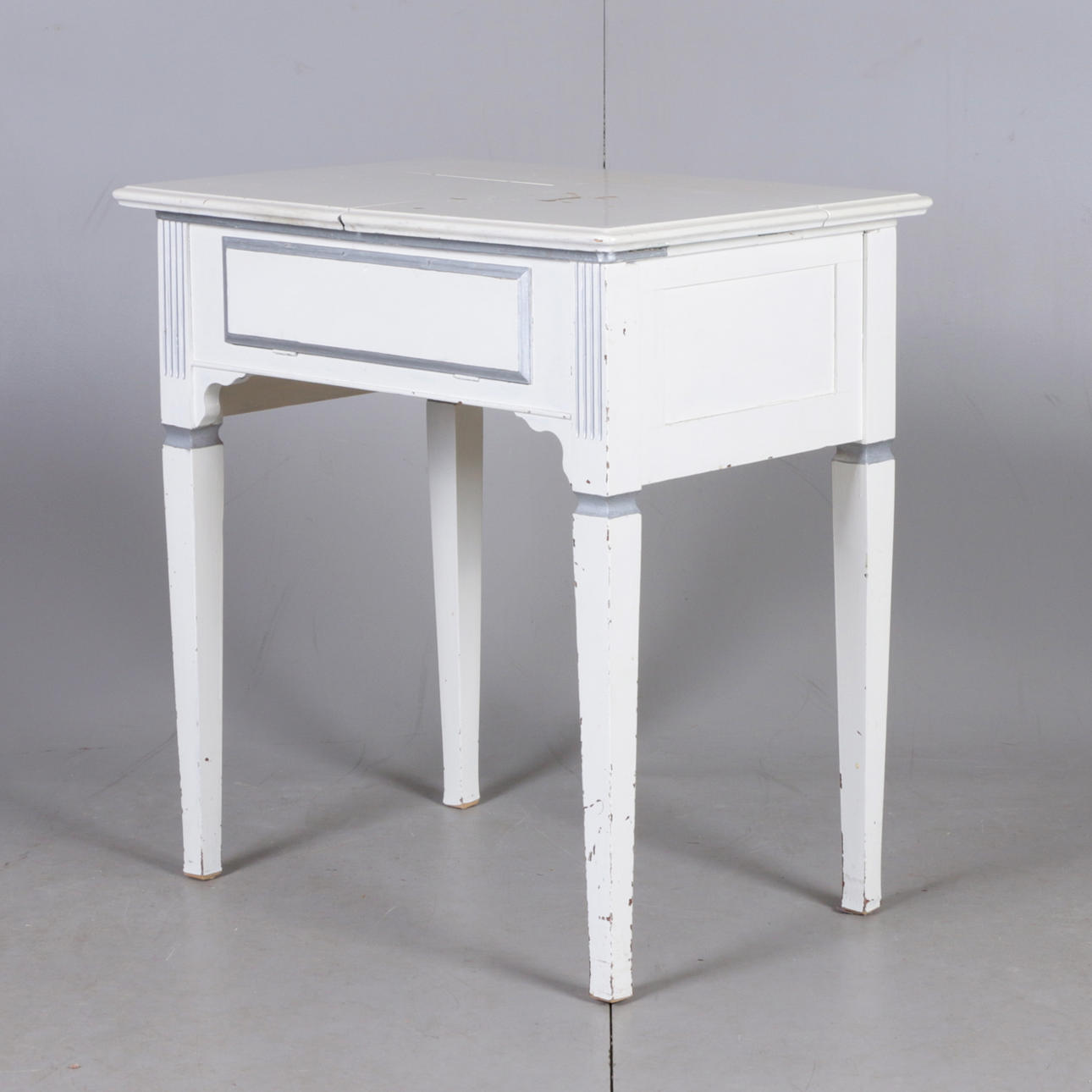 TABLE, Gustavian style, 20th century.