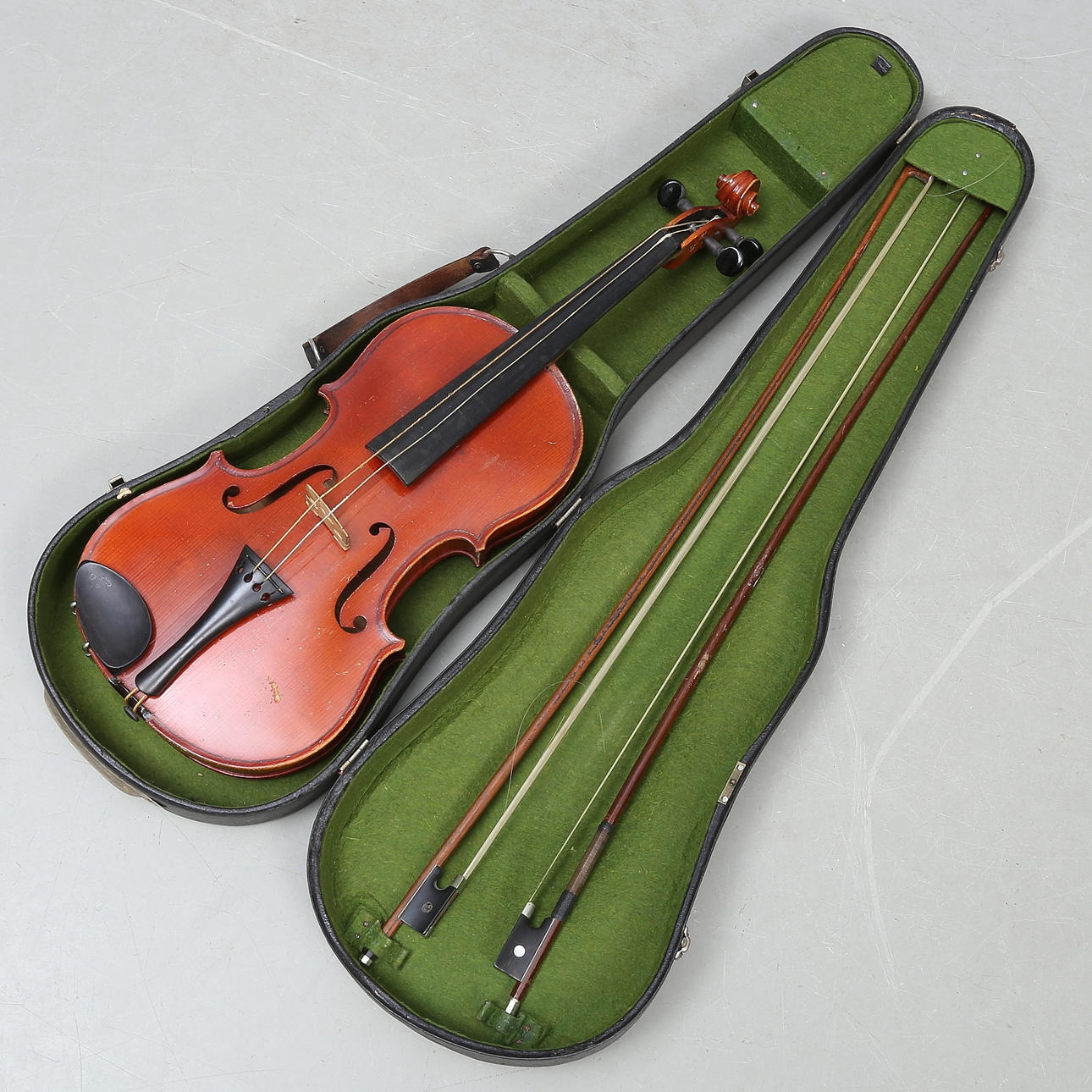 FIOL, STRÅKAR 2 st, Tjeckoslovakien.