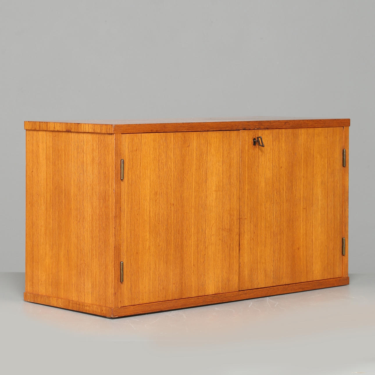 BARSKÅP, teak, 1900-talets andra hälft.