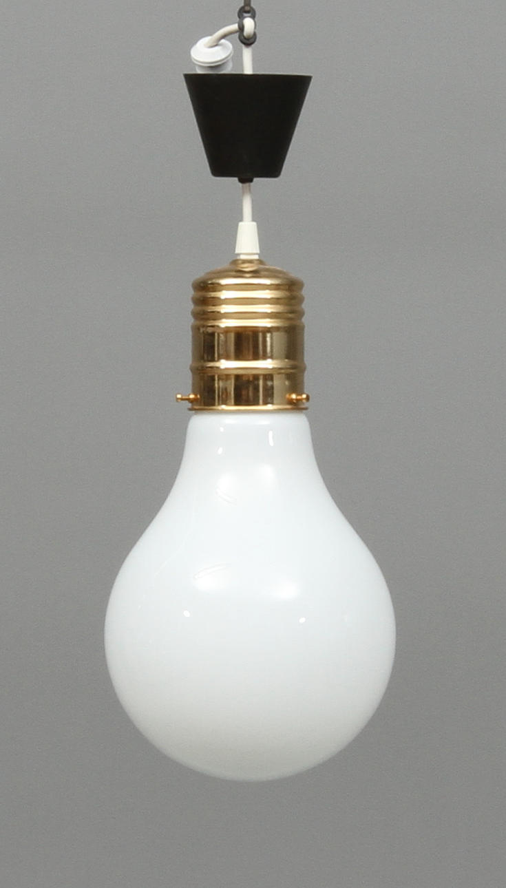 TAKLAMPA, i form av glödlampa, IKEA.