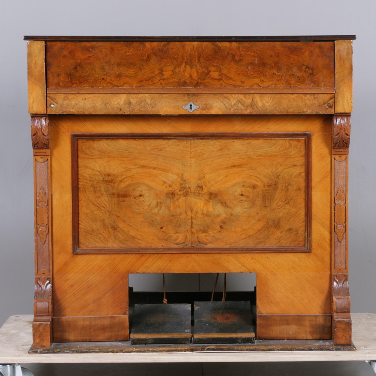 TRAMP ORGAN, mahogany.