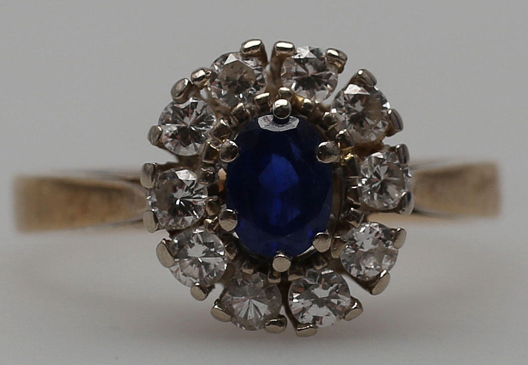 CARMOSERING MED SAFIR OCH DIAMANTER, 14K.