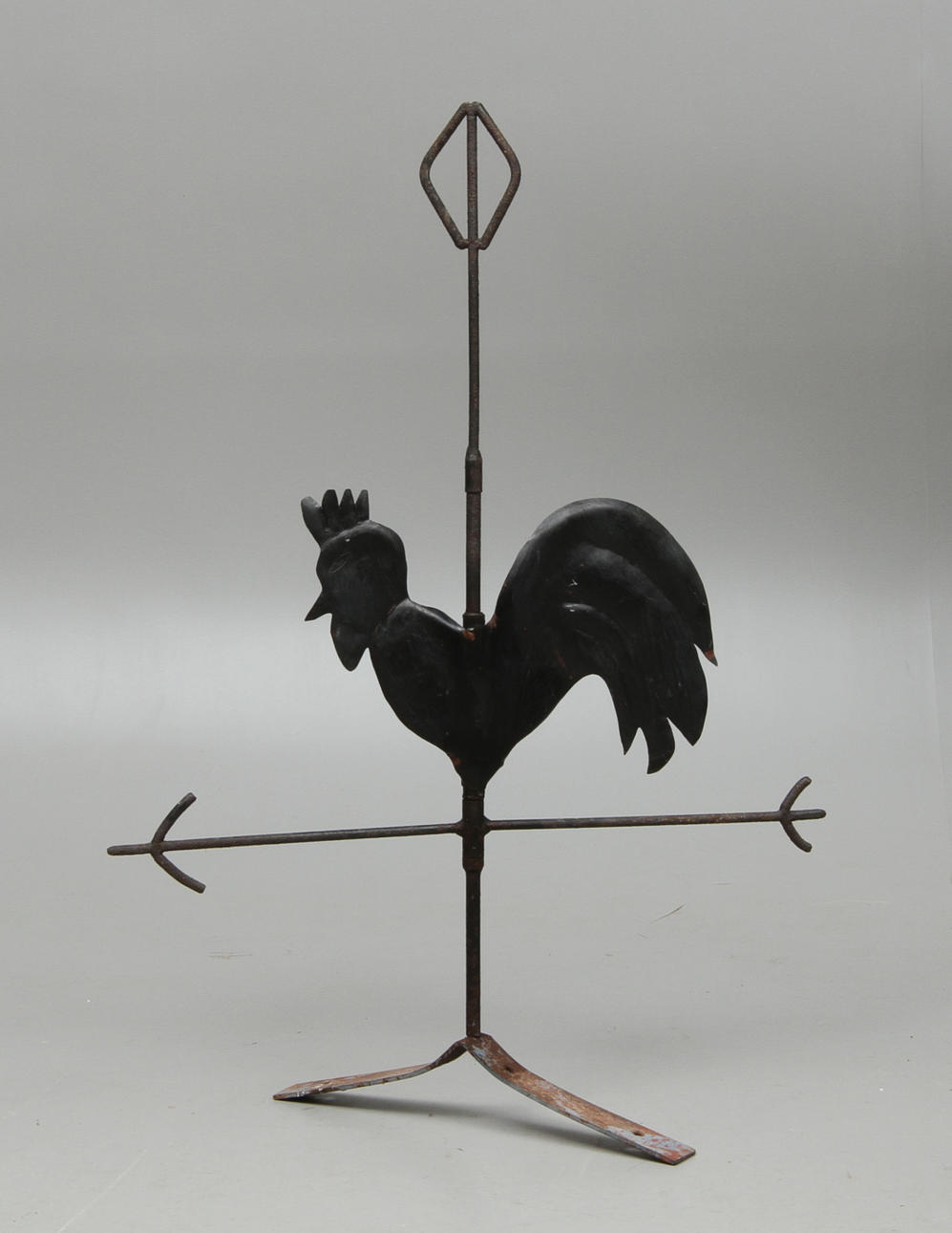 VINDFLÖJEL, plåt samt järn. 1900-tal.