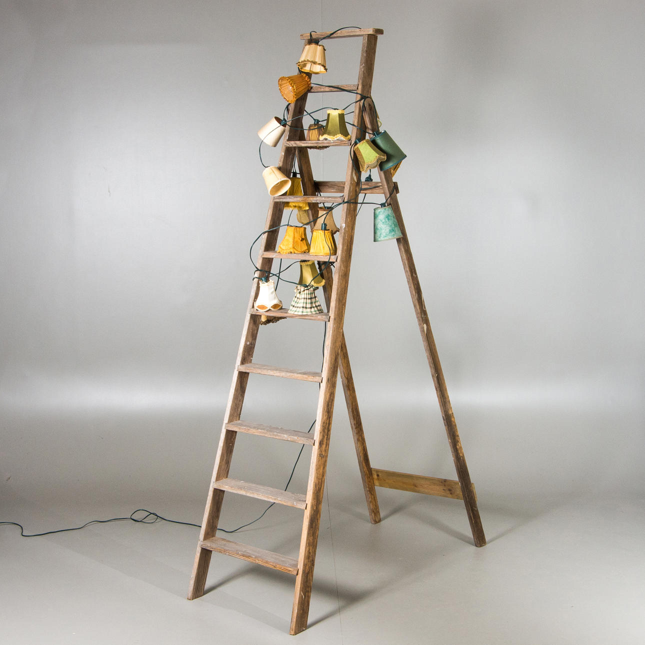 LEITER MIT BELEUCHTUNG.