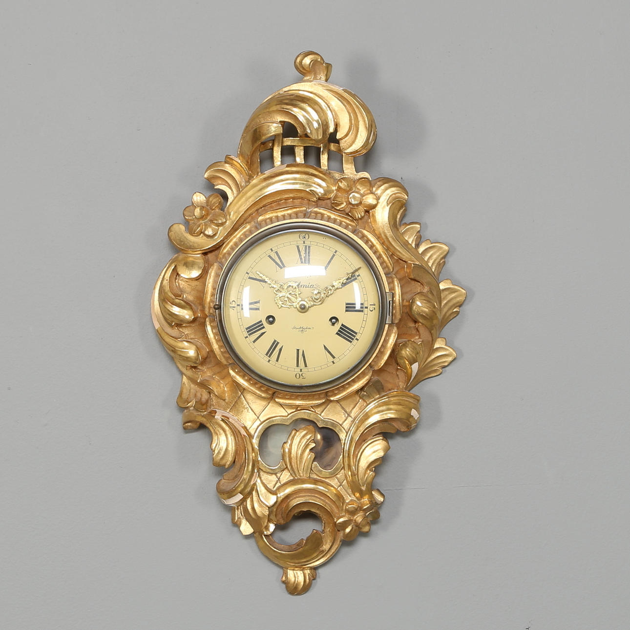 VÄGGPENDYL, rokokostil 1900-tal märkt Holmia.