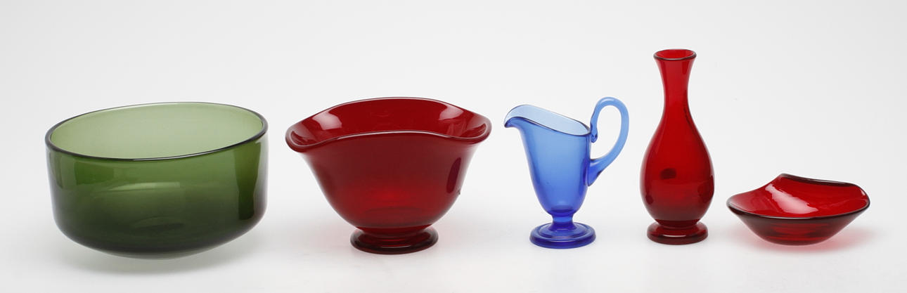 GLASFÖREMÅL, 5 delar, bl.a. Monica Bratt, Reijmyre.