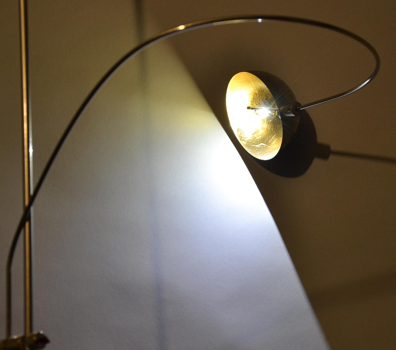 LÁMPARA DE PIE CATELLANI & SMITH.