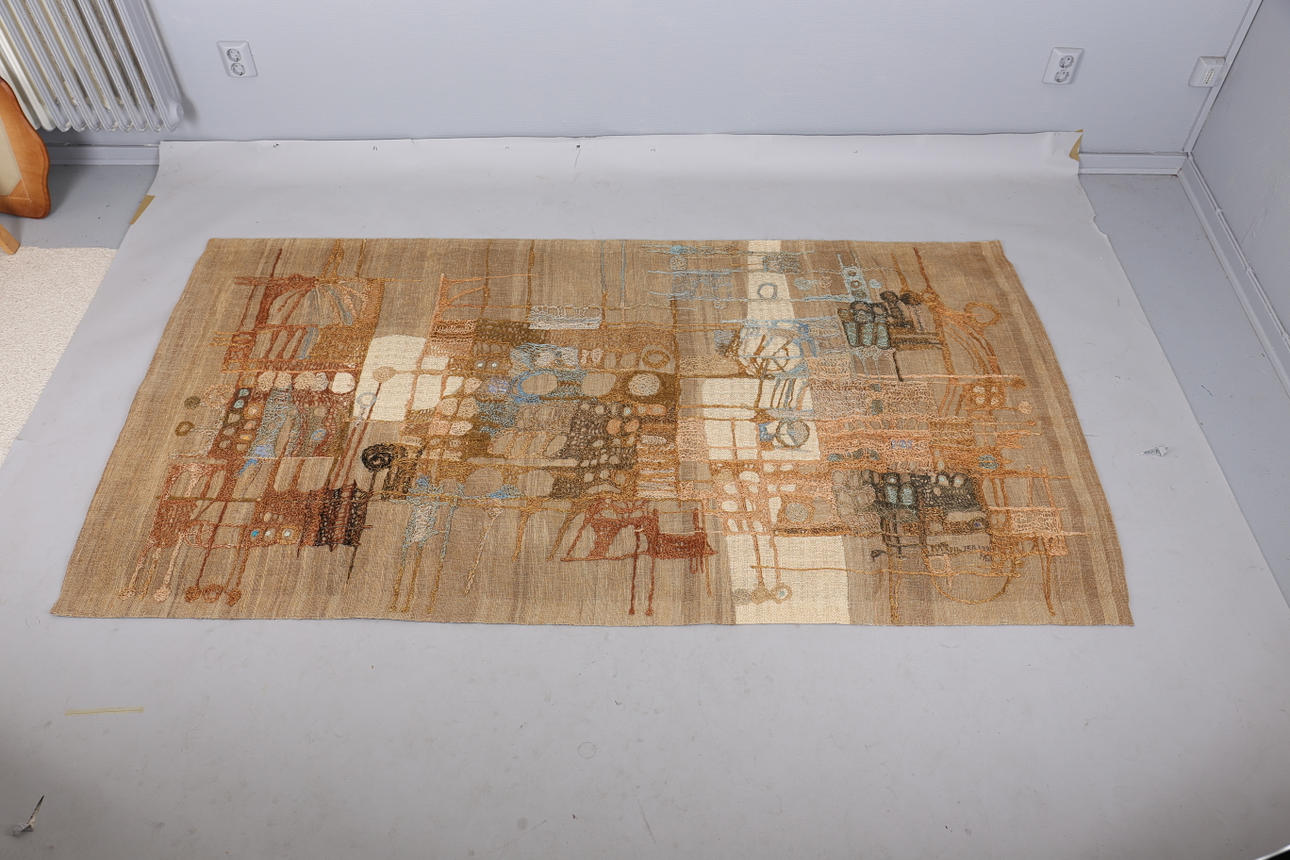 MARIA TRILLER. Komposition på linnetyg. Signerad och daterad 1963.