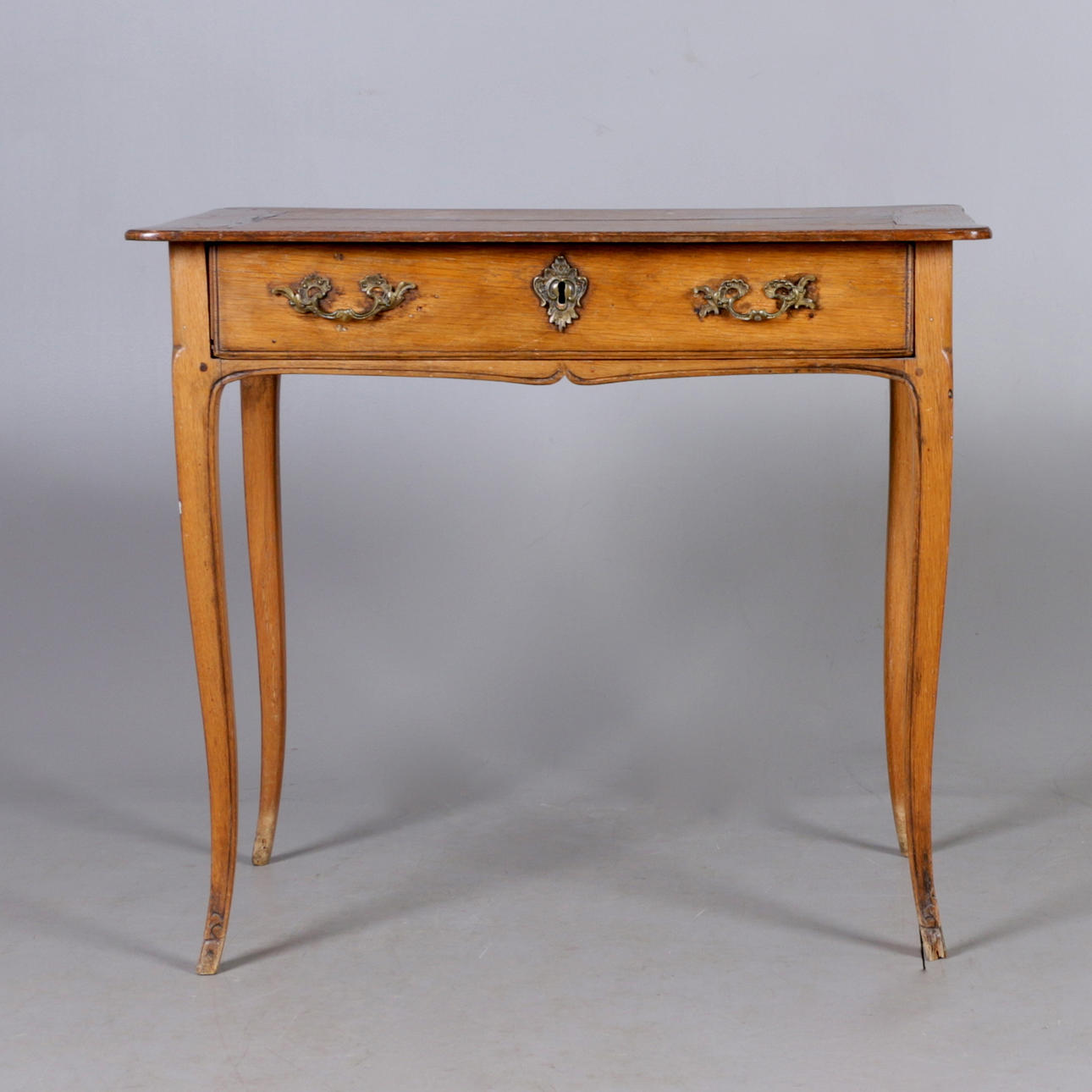 SCHREIBTISCH, Rokoko, 18. Jahrhundert.