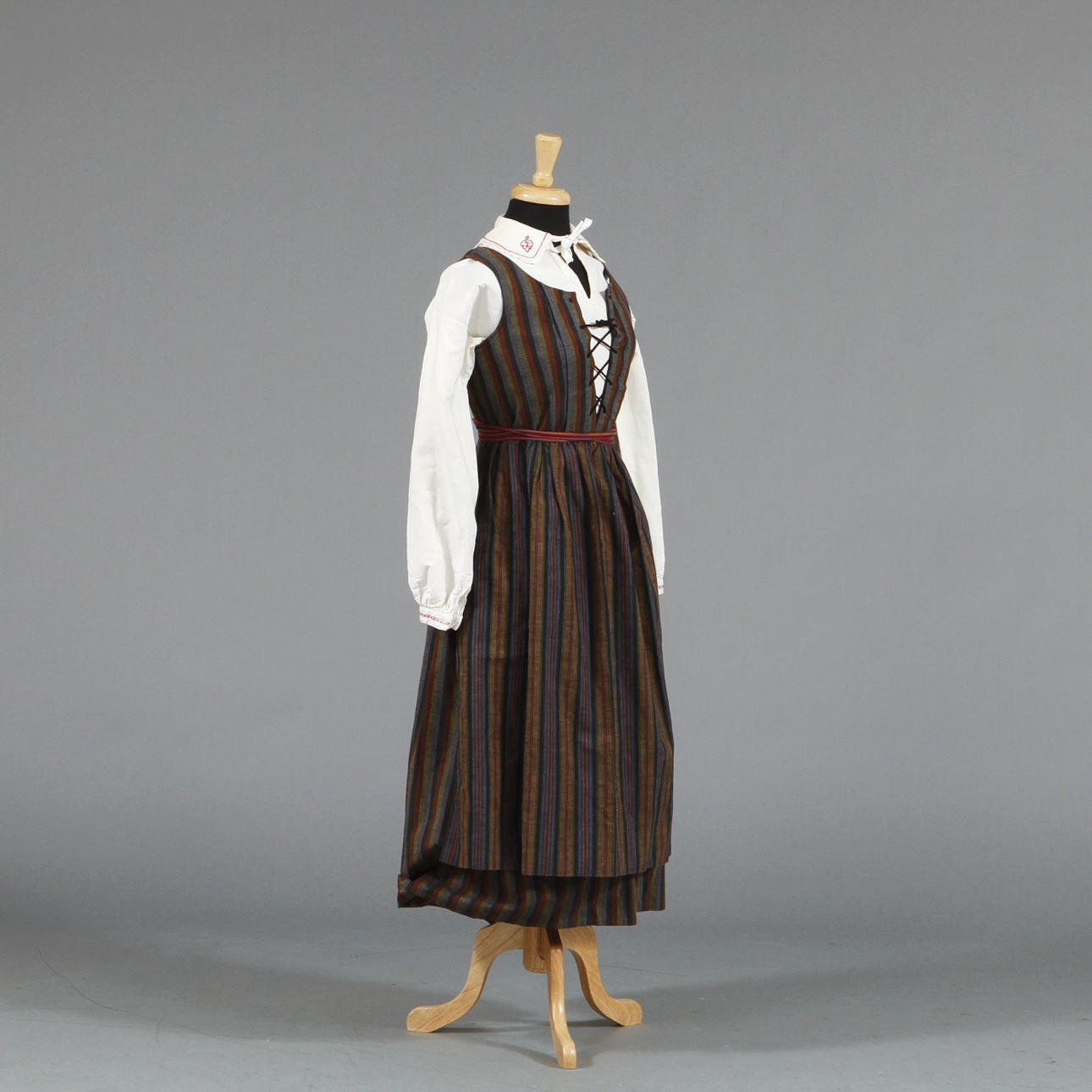 FOLKDRÄKT, 6+2 delar, Gällerstadräkt, Närke.