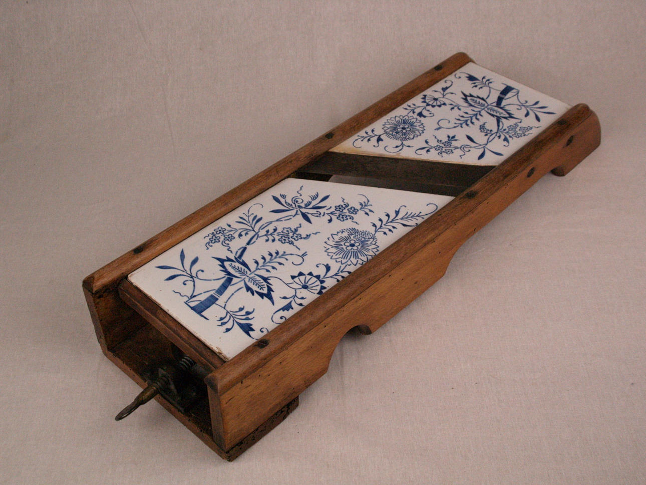 KÅL SLICER - RUNT 1900.