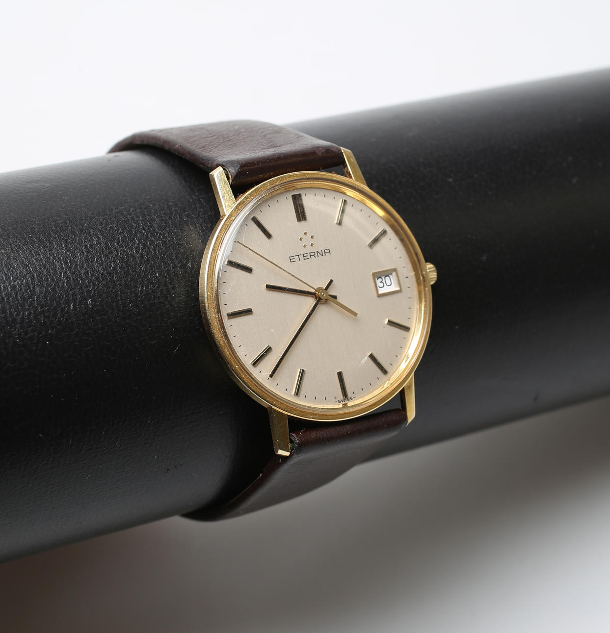 WRISTWATCH, quartz, 33mm, date, 14k, gold, Eterna.