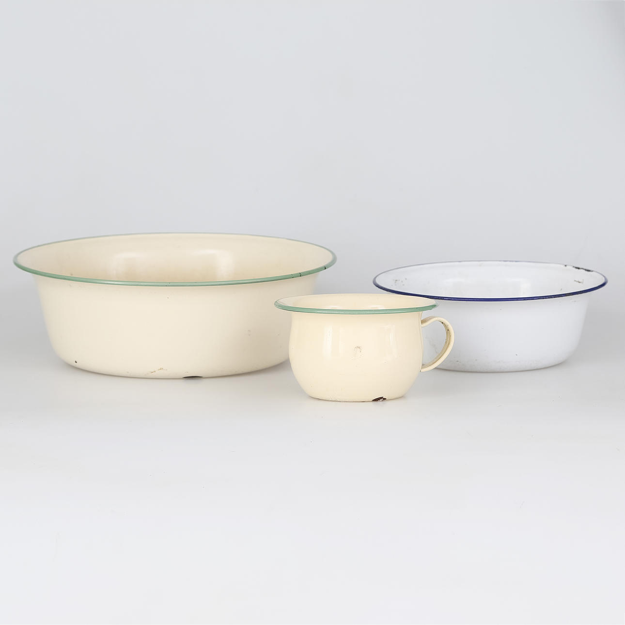 EMALJFÖREMÅL, 3 delar, Kockums.