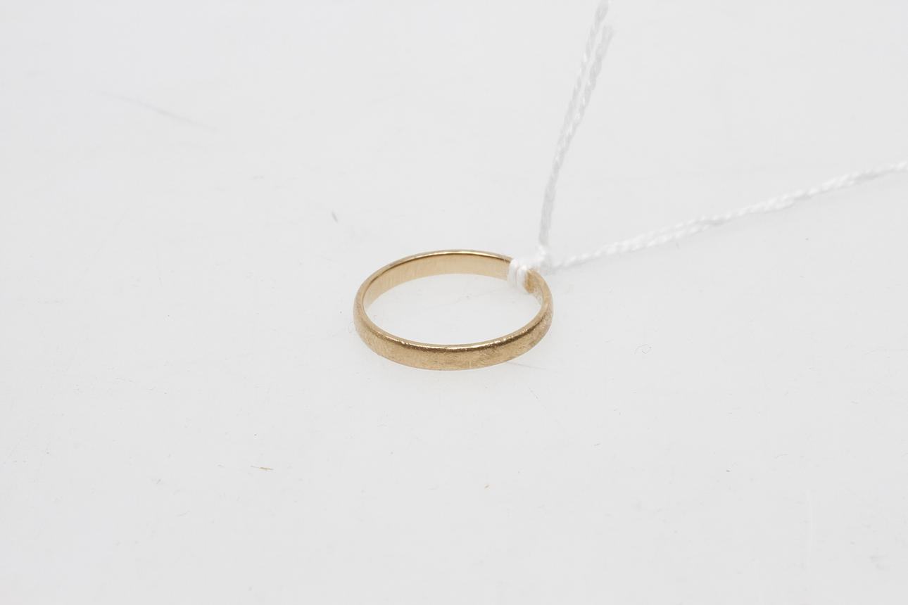 RING, 18k guld, vikt ca 2,7 gr.