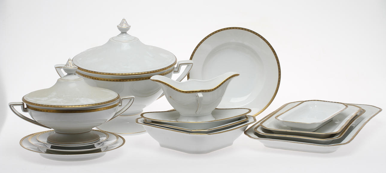 MATSERVIS, porslin, ca 50 delar, delvis stämplade JZ & Co, 1900-tal.