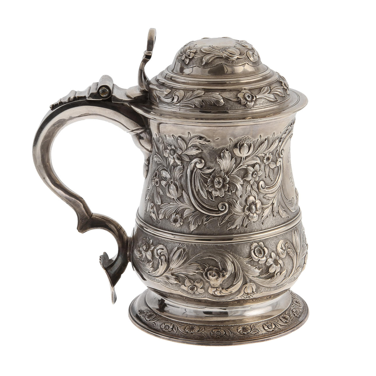 DRYCKESKANNA, silver, London 1743-44. Vikt ca 900 gram.