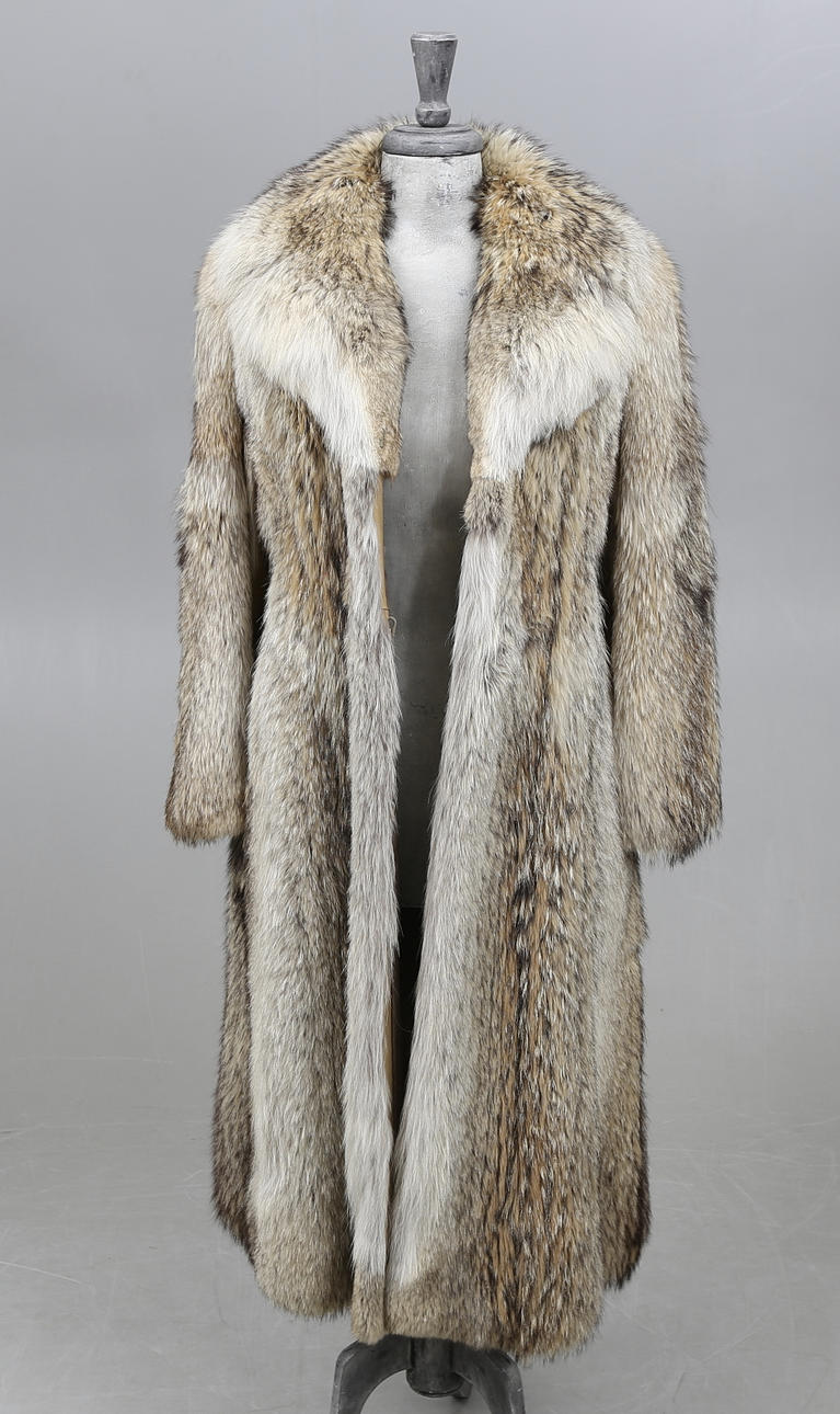 PÄLS, Varg, CITES-intyg medföljer.